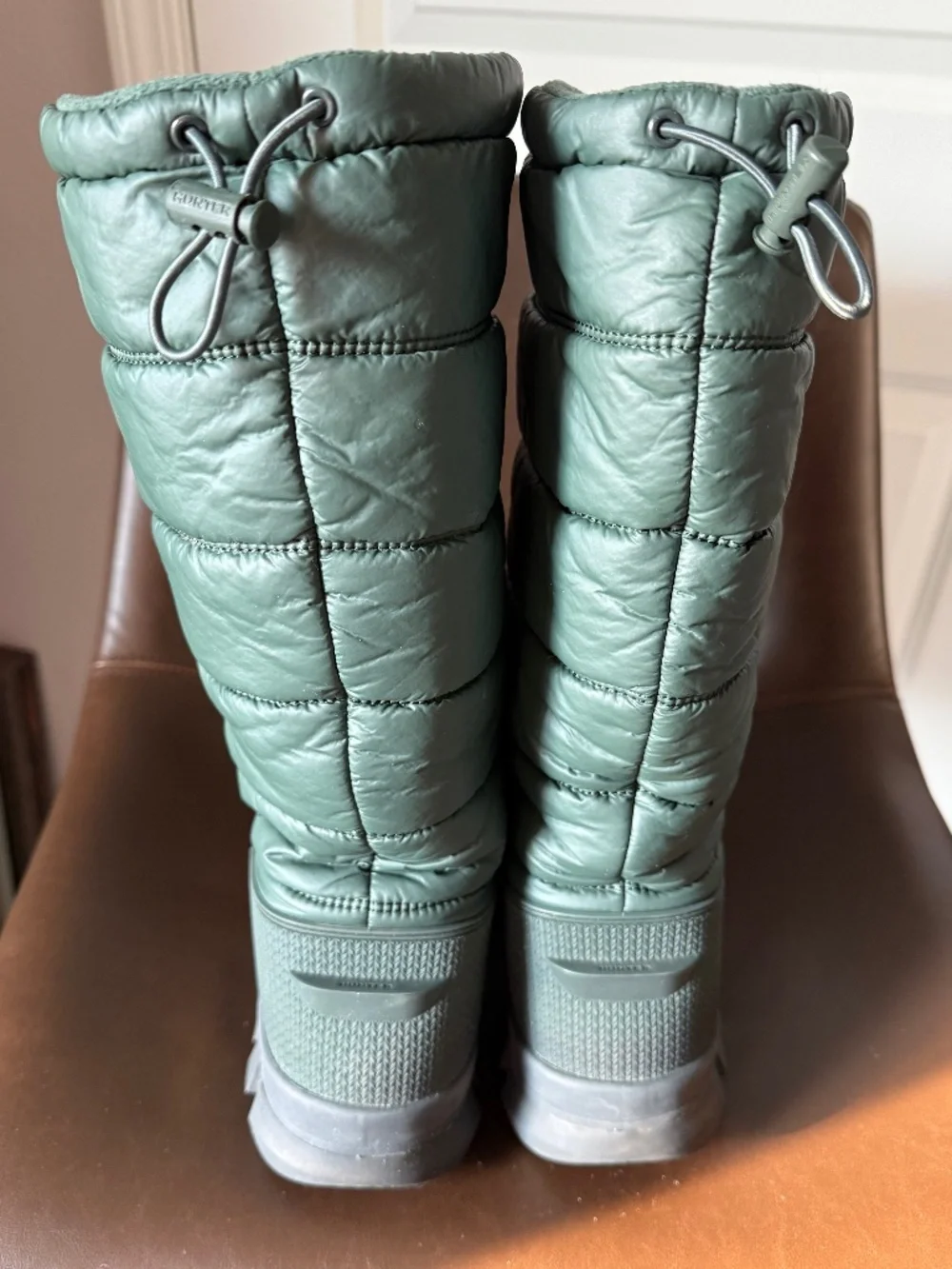 Hunter Intrepid tall winter boots, Olive, size 9-excellent condition!